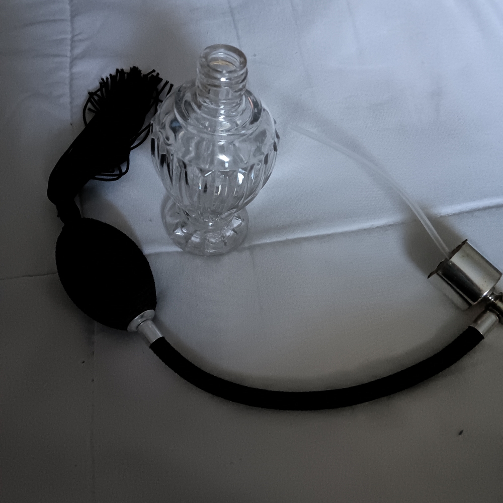 Chic Black and Silver Perfume Atomizer
